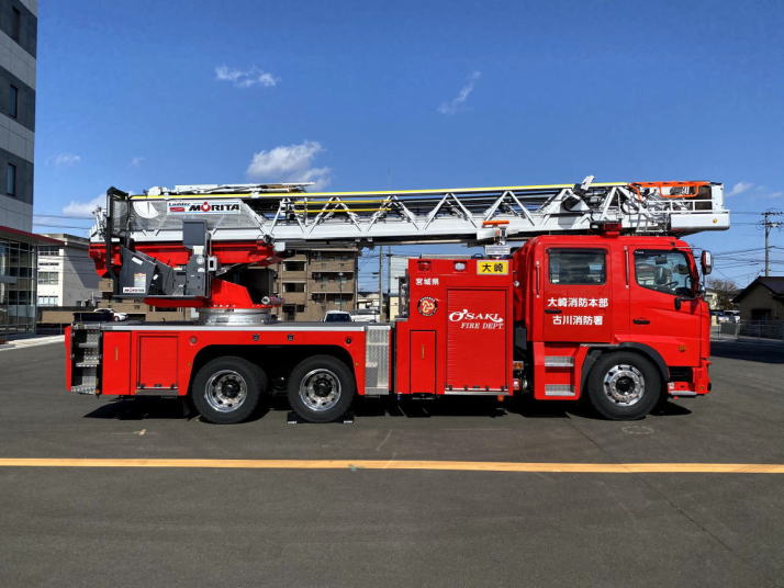 梯子車 （35メートル級）の写真