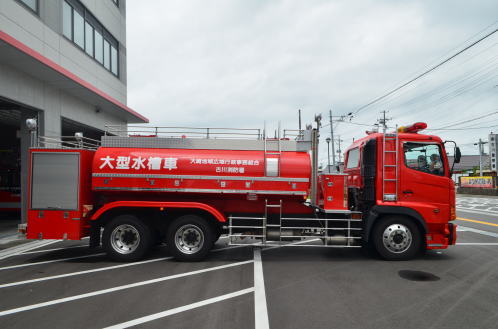 水槽車（10トン）の写真