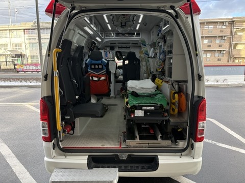 救急車（古川１）側面