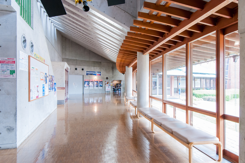 ホワイエ（ホール側）